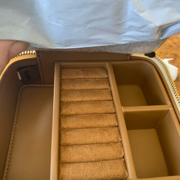 Disney Coach Belle jewelry box NWT yellow leather - Picture 4 of 5